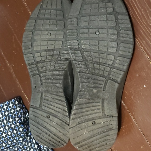 Exhale Slip-on's - Picture 4 of 4